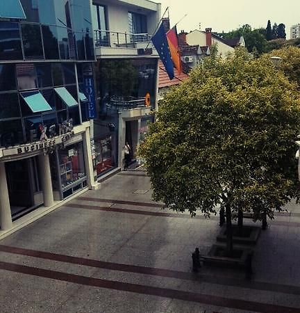 Apartment The Royal Pg Podgorica Bagian luar foto