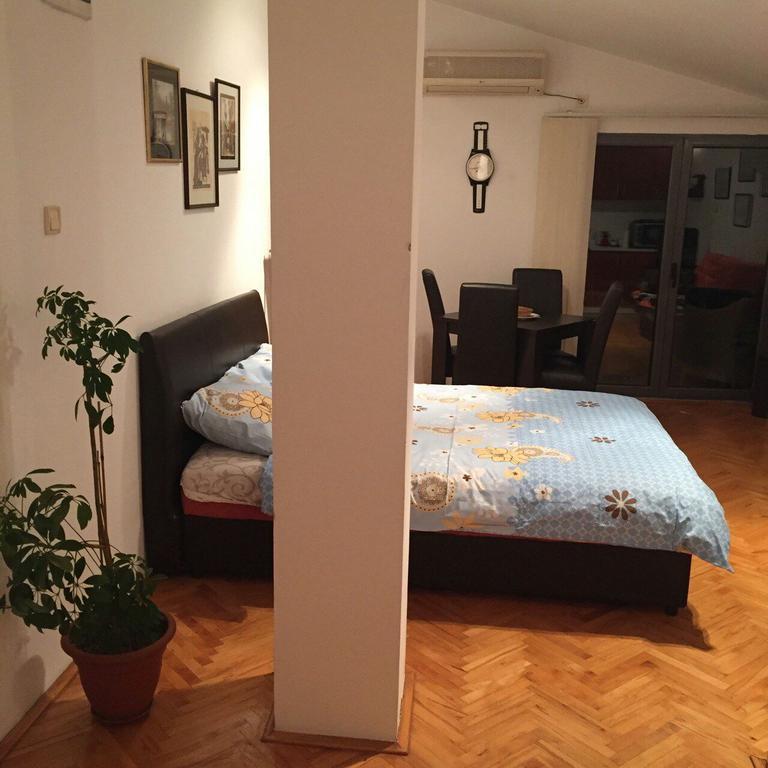 Apartment The Royal Pg Podgorica Bagian luar foto