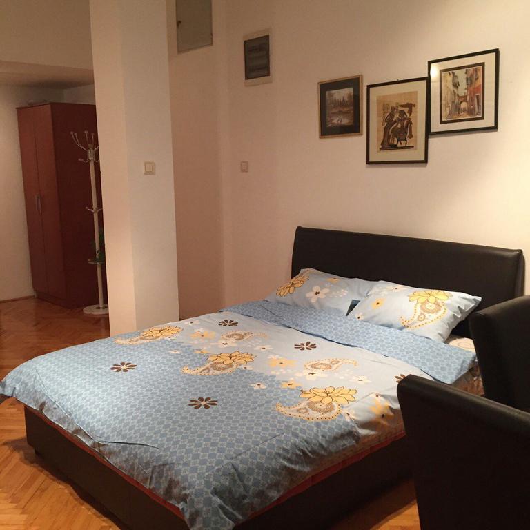 Apartment The Royal Pg Podgorica Bagian luar foto
